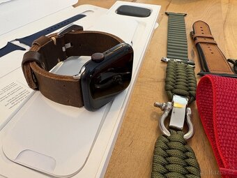 Apple Watch 8 - 2
