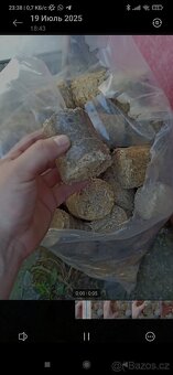 dřevěnéy brikety - 2