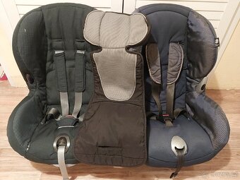 2x dětská autosedačka Maxi Cosi 9-18kg + podložka - 2