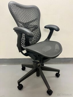 Kancelářská židle Herman Miller MIrra 2 - top stav - 2
