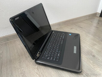 Notebook ASUS K70IO, 17,3" WXGA HD+ LED, nová baterie - 2