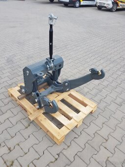 Prodám universální přední tříbodový závěs nosnost 2,8 t - 2