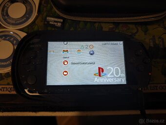PSP 3004 + pouzdro + UMD hry + microSD adaptér - 2