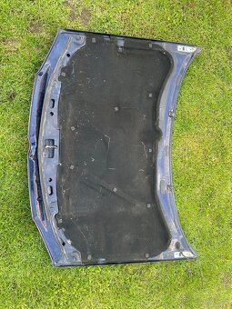 Prodám kapotu na golf iv - 2