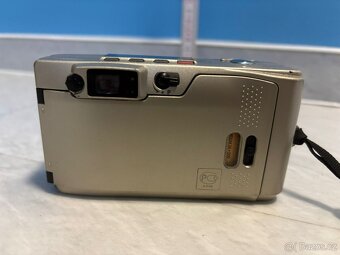 Samsung Vega 77 i - 2