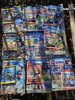 Lego časopisy s hračkou marvel dc star wars atd - 2