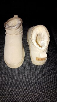 Prodám boty UGG vel.39 classic Mini vel.39 - 2