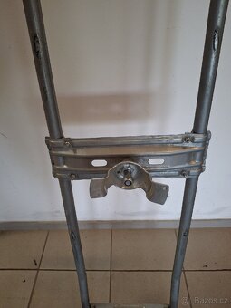 Držák rezervy kola - 2