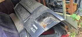 Zadni naraznik viko kufru audi A8 4E D3 - 2