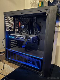 PC intel core i7-6700, AMD Radeon RX 580 - 2