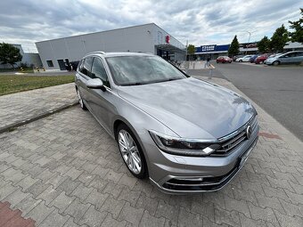 VW Passat Variant R-Line 2.0 TDI Highline - 2