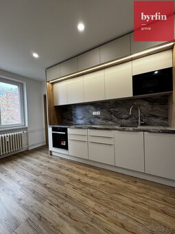 Pronájem bytu 3+kk s balkonem - 2