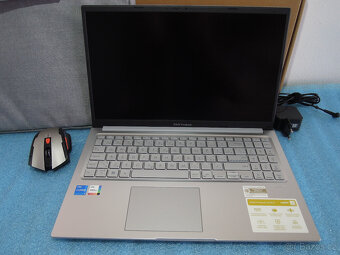 ASUS VivoBook 15.6“ 16GB 512GB Full Podsvit i5-1235U IrisXe - 2