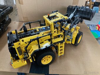 LEGO technic 42030 - VOLVO L350F nakladač bagr - 2