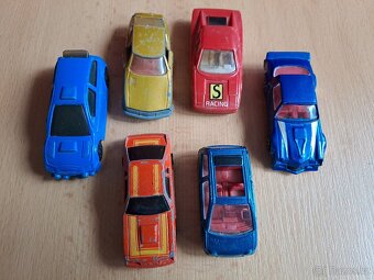 Kovové modely aut 1:58–1:72 – sbírka 6 ks - 2