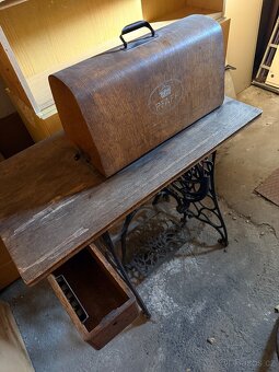 Šicí stroj PFAFF v dobrém stavu, plně funkční - 2