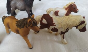 9. Poníci a falabella zn. Schleich - 2