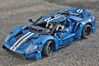 Stavebnice Ford GT– plně kompatibilní s LEGO 42154 - 2