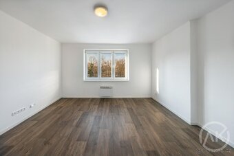 Pronájem nevybaveného bytu 2+1, ul. Heřmanická - 2