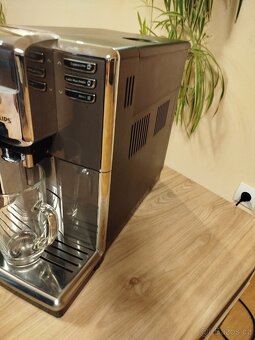 Kávovar Espresso Philips Series 5000 LatteGo - 2