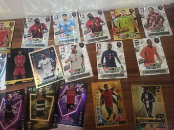 300 fotbalových karet (pouze osobní předání) - 2