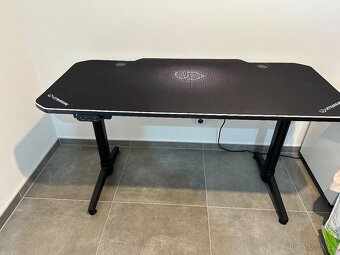 Polohovací stůl ULTRADESK - 2
