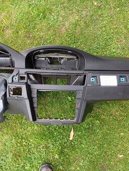 BMW e91 palubní deska - 2