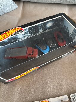 Hot wheels - 2