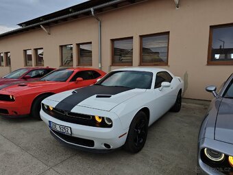 Dodge Challenger - 2