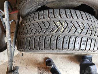 pneu pirelli 215/55/16 M+S - 2
