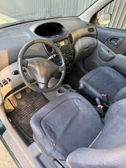 Toyota Yaris Verso na Náhradní díly - 2