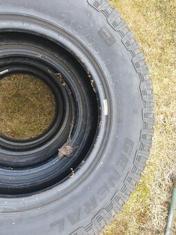 Pneu 215/75R15 - 2