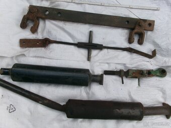 prodám komplet.nápravu 18"kola, nádrž, závěsnou lištu, vola - 2