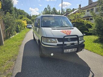 Volkswagen Transporter T4 2,5 TDI 2001 65 kw, spaní a 6 míst - 2