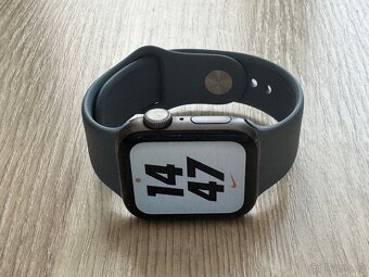 Apple Watch Series 4 40mm Space Gray / Vesmírně Šedé - TOP - 2