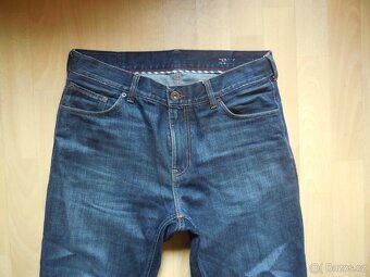pánské Tommy Hilfiger tm.modré rifle rovné,zip 34/31 L p.88 - 2