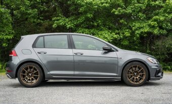 2019 Volkswagen Golf R AWD 2.0 - 2