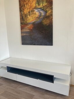 Velký TV stolek - 2