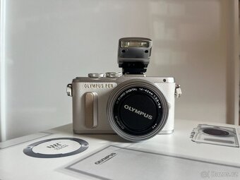 Olympus PEN E-PL8+ m zuiko premium 45mm f1 8 + M ZUIKO ED 14 - 2
