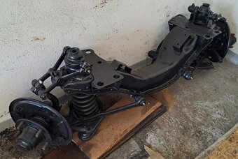 GAZ 21. přední náprava - 2
