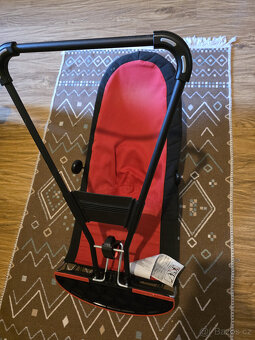 Babybjorn lehátko s hračkou - 2