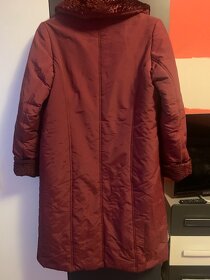 DÁMS. PROŠÍVANÝ VÍNOVÝ KABÁT, zn: DIALLI /Itálie/,VEL:46/48 - 2