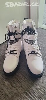 Dámské dívčí boty kotníkové kozačky ve.38 bílé - 2