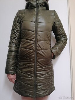 Dámská khaki zimní bunda/kabát s kapucí - 2