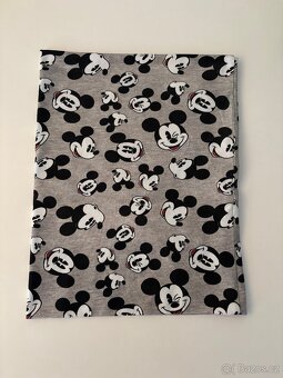 Nákrčník cca 8 - 10 let Mickey Mouse 26x33 cm - 2