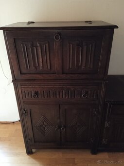 Starožitná skříň,komoda - 2