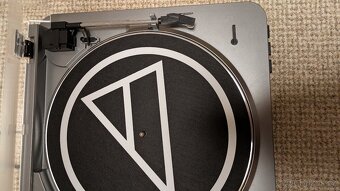 Gramofon + desky - 2