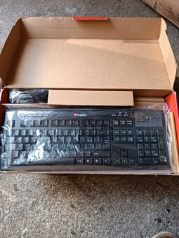 Bezdrátová sada klávesnice a myši Labtec Media Wireless Desk - 2