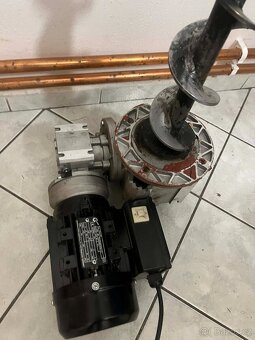 Podavač šnek + motor ATTACK FD Automat 25 - 2