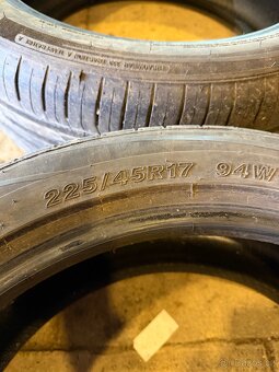 225/45 R17 - 2
